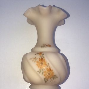 FENTON Custard Glass Hand Painted Daisy 5.5" Ruffle Edge Vase Artist Signed